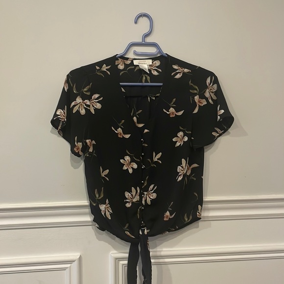 Floral T-shirt! - Picture 1 of 2